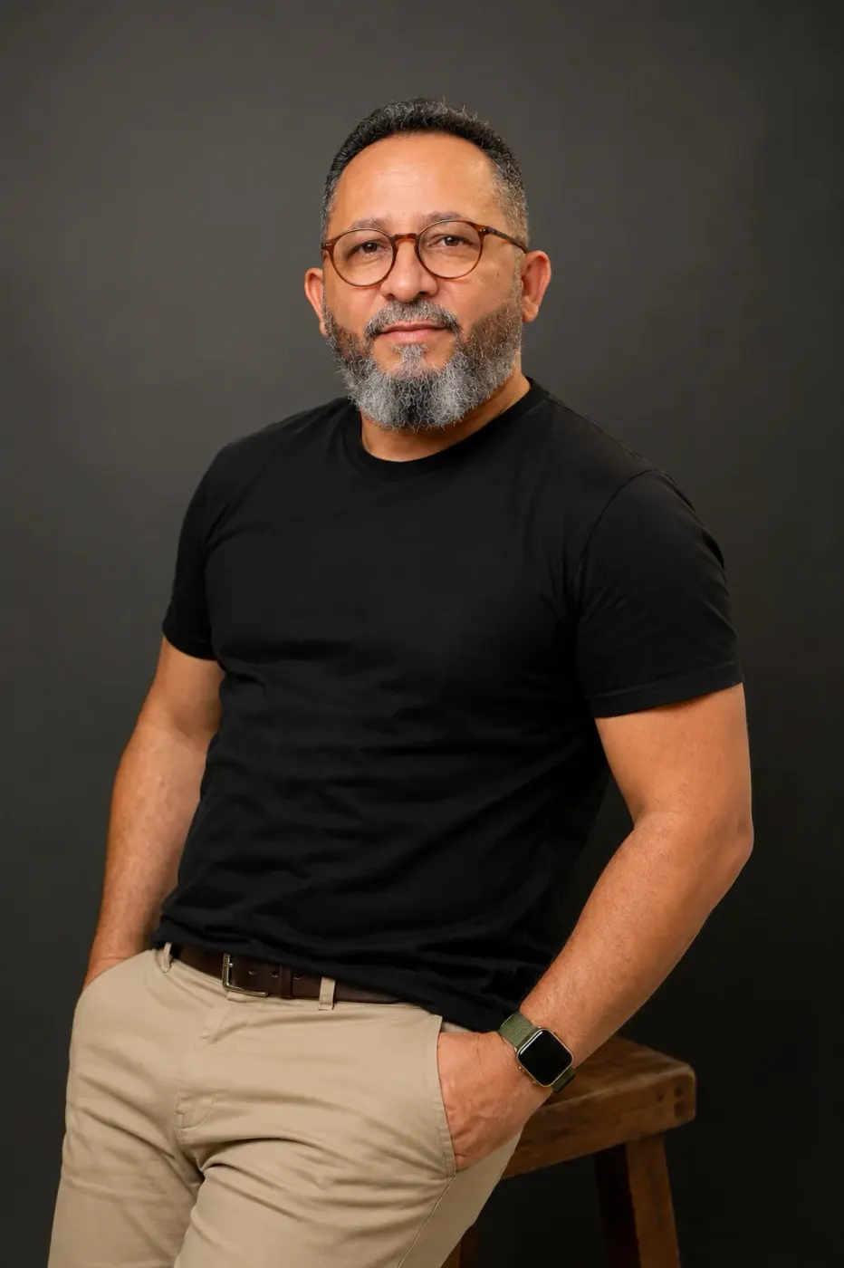 Raimundo Silva em sessão de visagismo